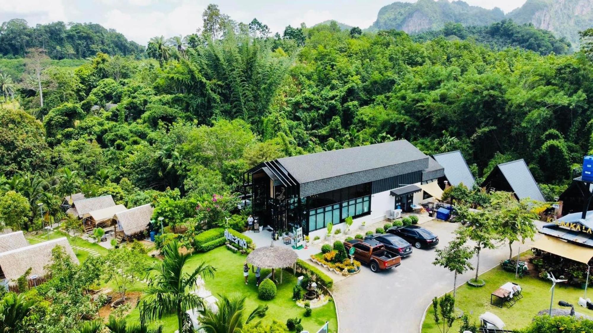 คุ้มกะลาหัวฟาร์มสเตย์ Ban Pha Saeng Lang Exterior photo